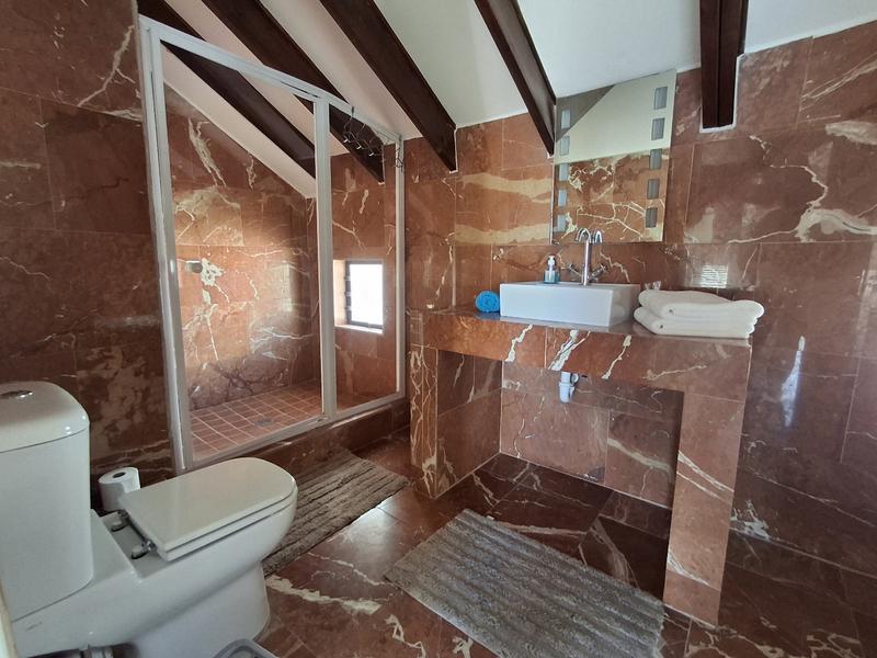 To Let 3 Bedroom Property for Rent in Golden Mile Western Cape